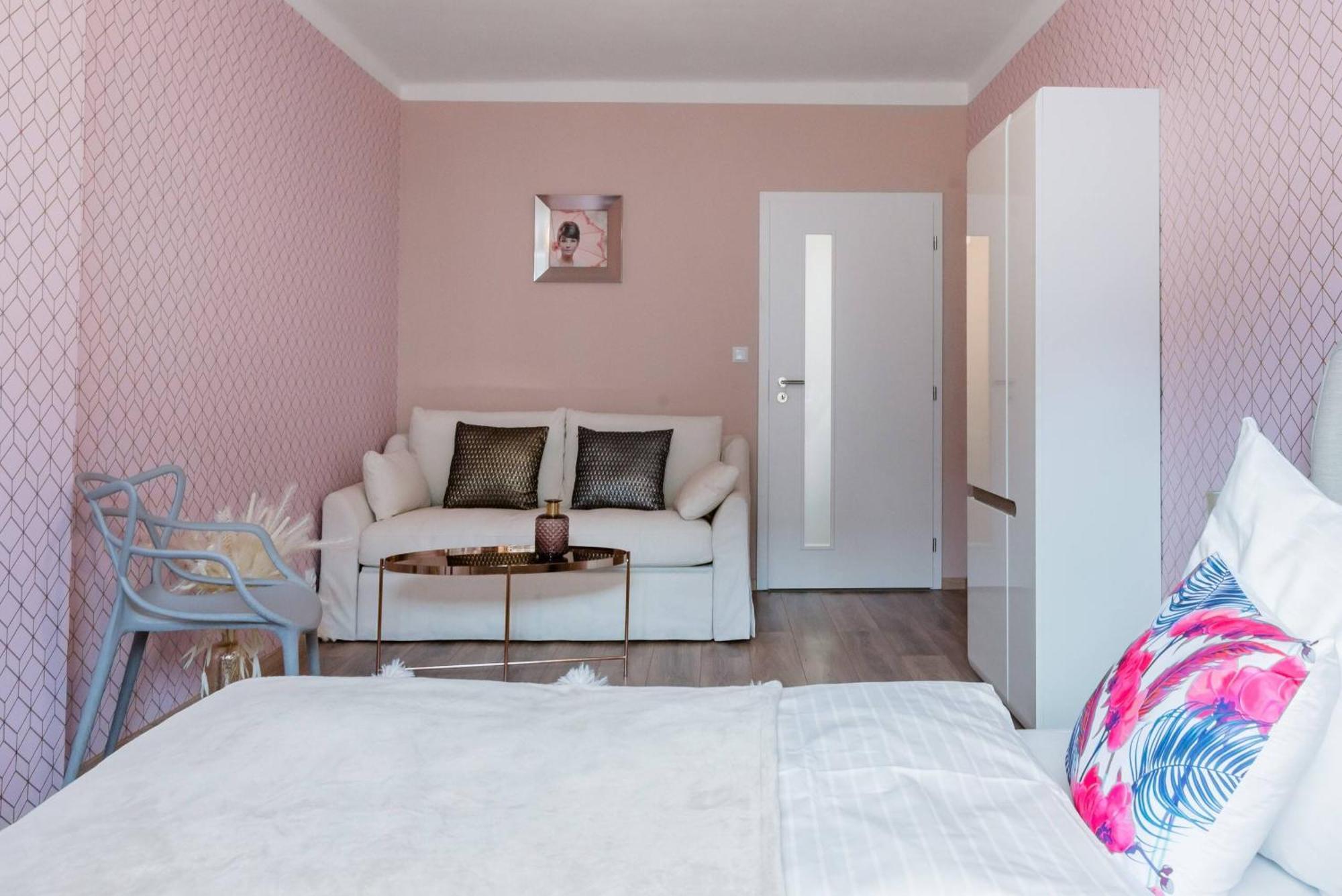 Pastel Art Deco 3bdr Ruterra *